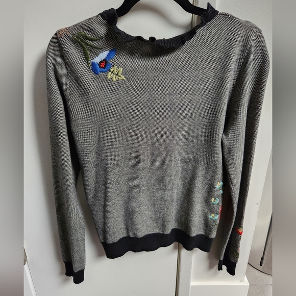 Nick & Mo Button-Down Cardigan, Black and White with Floral Details, Size US M - Picture 2 of 4